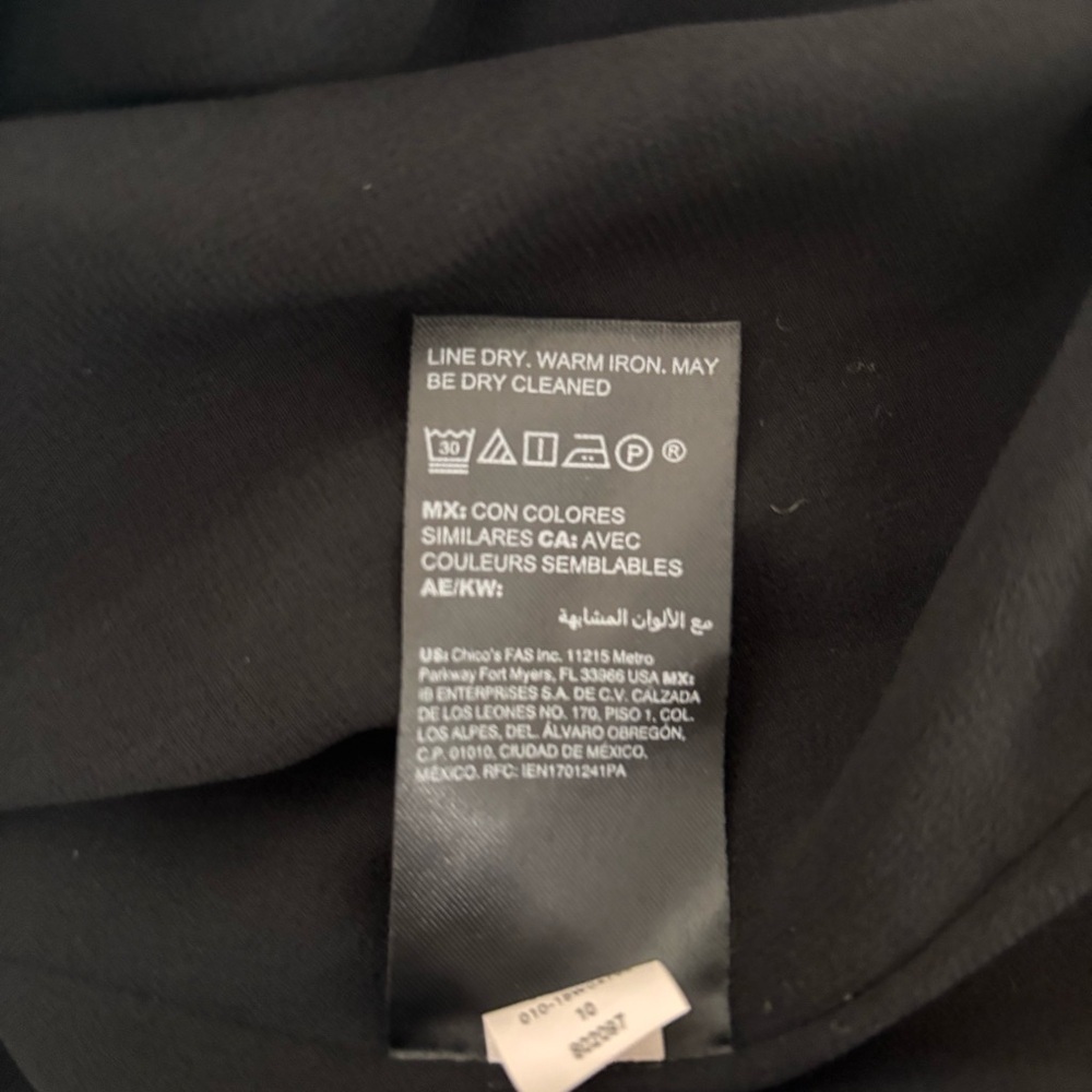 White House Black Market V Neck Single Pleated Black Shell Sz 2 - Picture 6 of 7